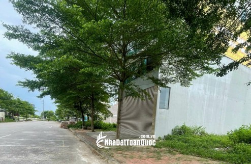 SIÊU PHẨM TRUNG TÂM VAI RÉO – PHÚ CÁT – HOÀ LẠC
DÀNH CHO BÁC NÀO ĐANG TÌM LÔ ĐẸP ĐỂ Ở HOẶC ĐẦU TƯ