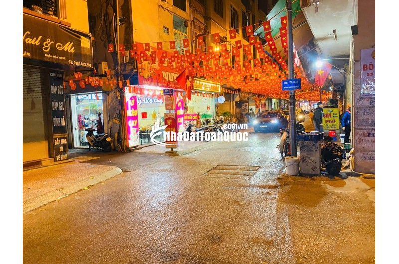 BÁN NHÀ TẠI PHỐ NGỌC LÂM - PHỐ VIP - MẶT NGÕ Ô TÔ TRÁNH - KINH DOANH ĐỈNH - VỈA HÈ RỘNG 2 BÊN - XUNG QUANH TIỆN ÍCH BẠT NGÀN