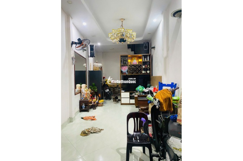 BÁN NHÀ TẠI PHỐ NGỌC LÂM - PHỐ VIP - MẶT NGÕ Ô TÔ TRÁNH - KINH DOANH ĐỈNH - VỈA HÈ RỘNG 2 BÊN - XUNG QUANH TIỆN ÍCH BẠT NGÀN