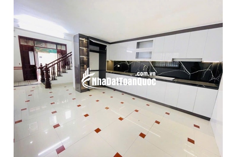 HOÀNG MAI GIÁP HAI BÀ – Ô TÔ TRÁNH – KINH DOANH – LÔ GÓC NỞ HẬU