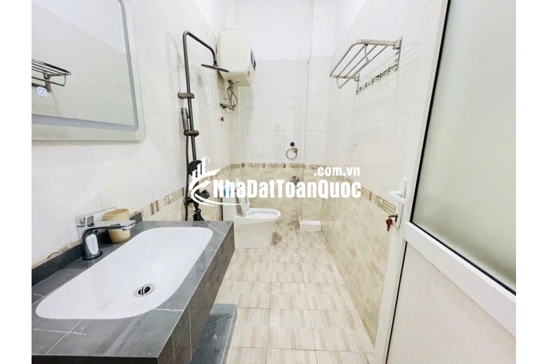 HOÀNG MAI GIÁP HAI BÀ – Ô TÔ TRÁNH – KINH DOANH – LÔ GÓC NỞ HẬU