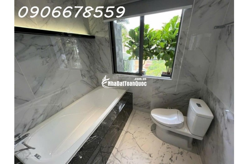 Bán Biệt thự căn góc ngay Hồ Bán Nguyệt Phú Mỹ Hưng Q7