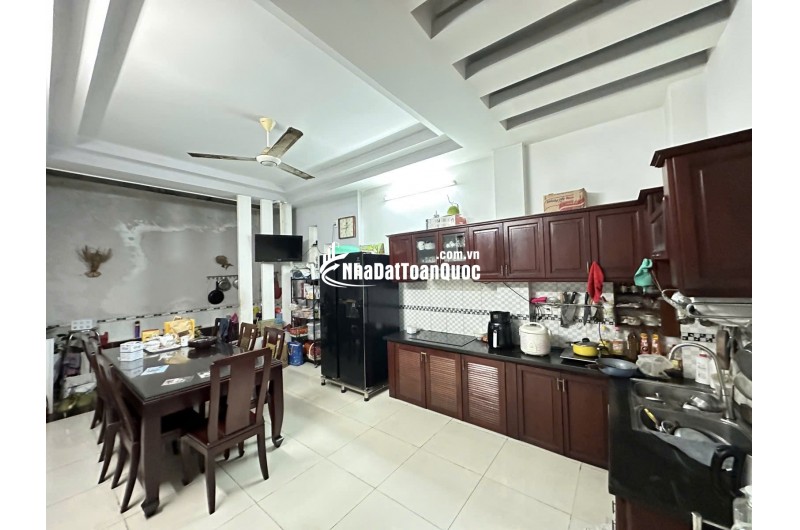 Bán Mặt tiền KD siêu vip Tân Sơn Nhì, KD sầm uất ngày đêm, 72M2(4x18), 4 tầng, Chỉ 15tỷ5 TL