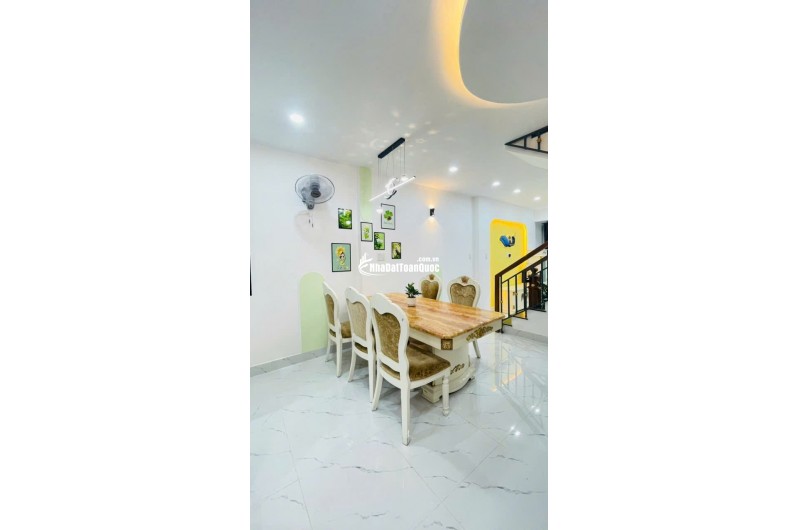 Hẻm gần 4m thông ngay khu vip Tân Sơn Nhì, 56m2, 2 tầng, 5tỷ nhỉnh tặng full NT