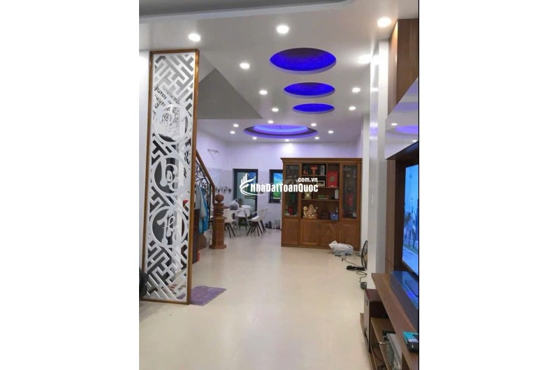 Bán nhà 4 lầu Nguyễn Văn Linh, Bình Hưng, Bình Chánh, hẻm xe hơi lớn