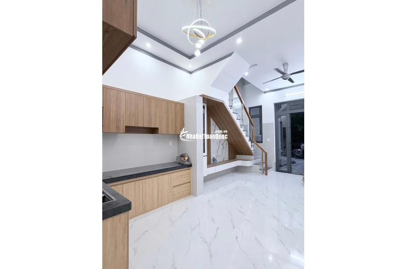 Nhà mới, hẻm 1 xẹt QL13, đối diện chợ Bưng Bầu, TC 60m², đường nhựa 5m, giá 2,65 tỷ