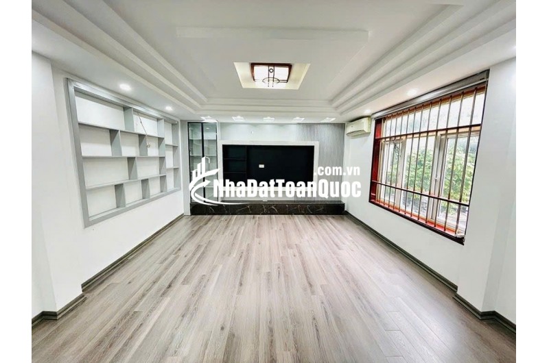 HOÀNG MAI GIÁP HAI BÀ – Ô TÔ TRÁNH – KINH DOANH – LÔ GÓC NỞ HẬU