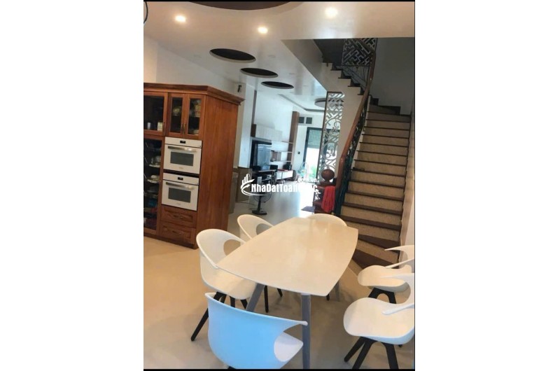 Bán nhà 4 lầu Nguyễn Văn Linh, Bình Hưng, Bình Chánh, hẻm xe hơi lớn