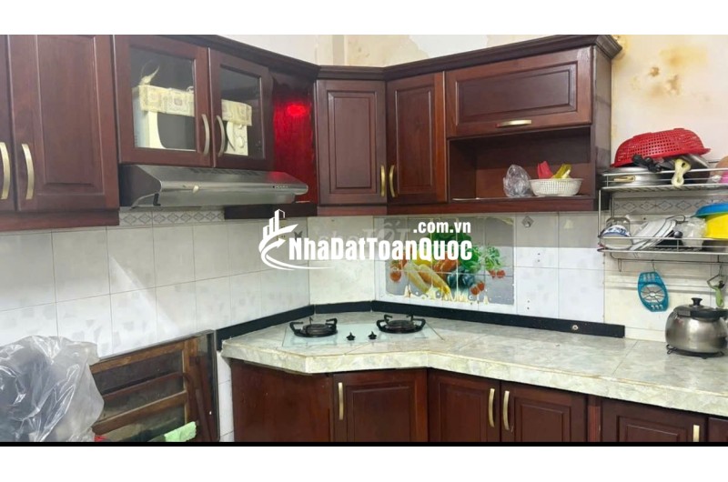 Bán nhà 1 trệt 2 lầu 1 sân thượng ngay khu trung tâm Q5