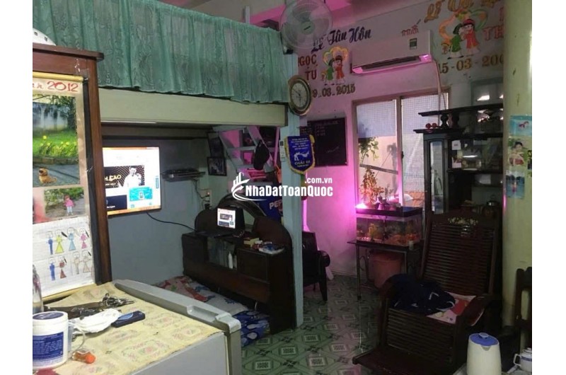 Bán nhà tập thể tầng 2 ngay mặt tiền 638 Lê Hồng Phong Q10