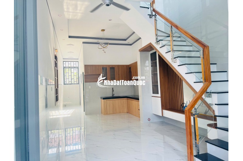 Nhà mới, hẻm 1 xẹt QL13, đối diện chợ Bưng Bầu, TC 60m², đường nhựa 5m, giá 2,65 tỷ