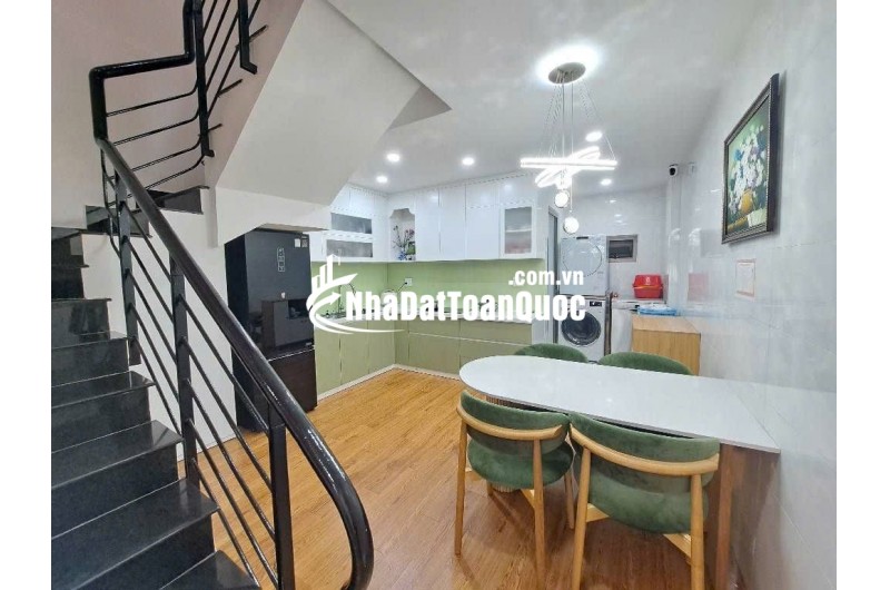 BÁN GẤP CHDV 5 TẦNG ĐƯỜNG SỐ NGUYỄN THỊ THẬP TT QUẬN 7 162m2 DÒNG TIỀN 23tr/THÁNG