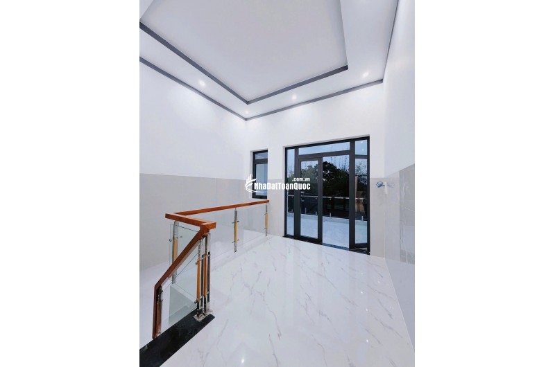 Nhà mới, hẻm 1 xẹt QL13, đối diện chợ Bưng Bầu, TC 60m², đường nhựa 5m, giá 2,65 tỷ