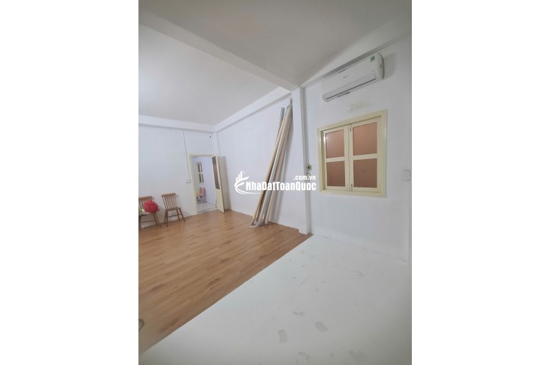 Cho thuê phòng làm việc 50m2 lầu 1 tiện làm editor, designer, quay SP