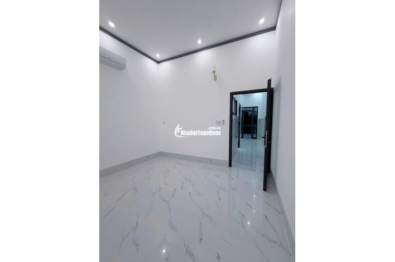 Nhà mới, hẻm 1 xẹt QL13, đối diện chợ Bưng Bầu, TC 60m², đường nhựa 5m, giá 2,65 tỷ