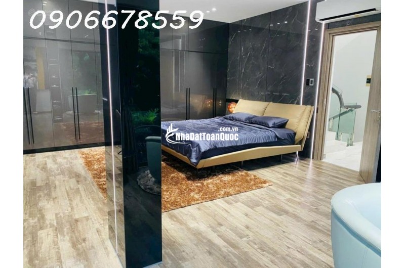 Bán Biệt thự căn góc ngay Hồ Bán Nguyệt Phú Mỹ Hưng Q7