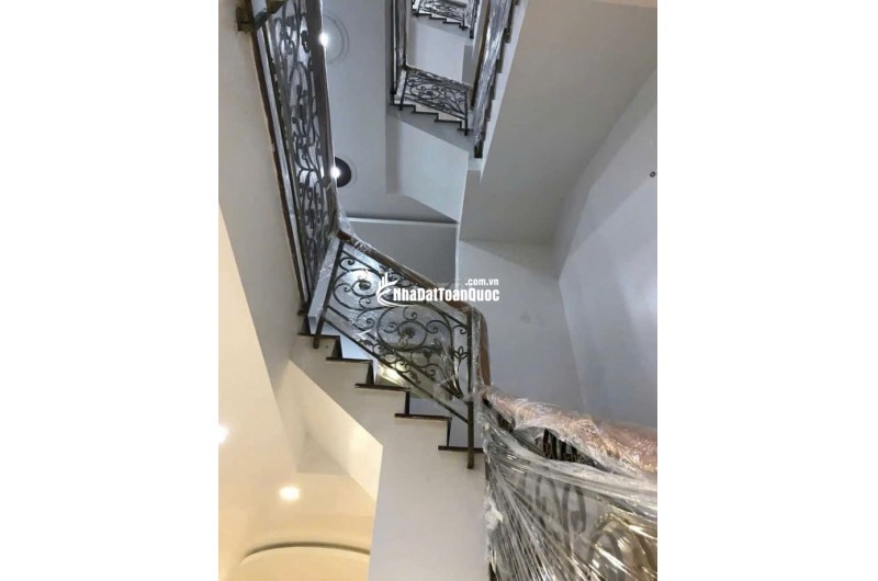 Bán nhà 4 lầu Nguyễn Văn Linh, Bình Hưng, Bình Chánh, hẻm xe hơi lớn