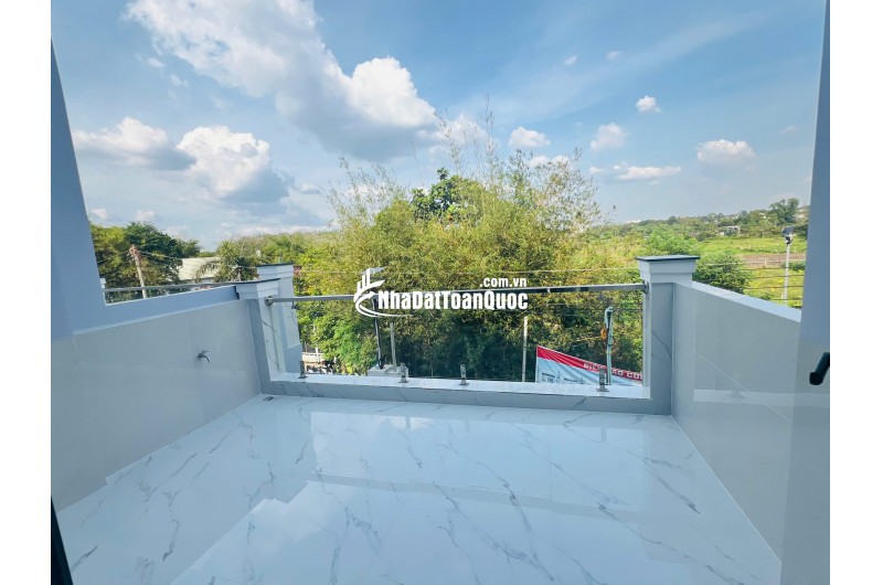 Nhà mới, hẻm 1 xẹt QL13, đối diện chợ Bưng Bầu, TC 60m², đường nhựa 5m, giá 2,65 tỷ