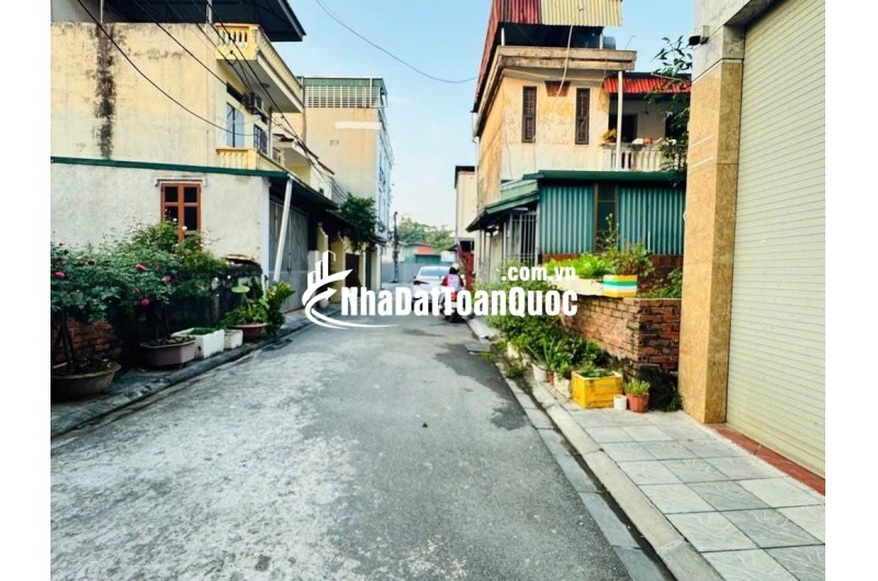 Bán đất Ngõ 4, tổ 19 Thị Trấn Đông Anh - Đông Anh - Hà Nội- ô tô đỗ cửa