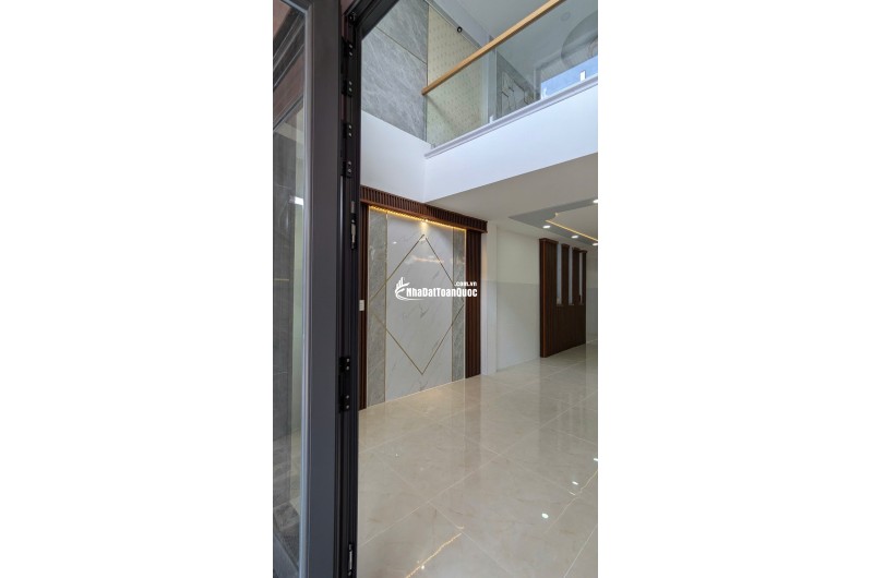 QUÁ ĐÃ ! Nhà 2 MT Lương Thế Vinh ,vừa ở , vừa Kinh Doanh , vừa cho thuê căn hộ dịch vụ