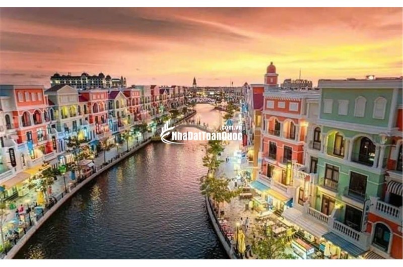 Bán biệt thự song lập tại phân khu san hô Oceanpark2 .Gía rẻ tốt nhất thị trường , triết khấu 25-30% từ chủ đầu tư, sổ đỏ sỡ hữu lâu dài .Nhỉnh 29 tỷ