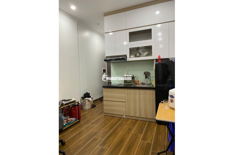 Ô TÔ LÙI CỬA - THOÁNG TRƯỚC SAU - CÁCH PHỐ 10M - 6 TẦNG THANG MÁY - 8 PHÒNG VÍP - 500 TRIỆU/1Năm