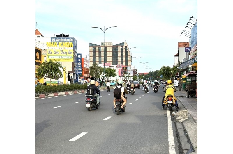 NHÀ ĐẸP 135M2, ĐƯỜNG 1A HOÀNG HỮU NAM, Q9 KẾT NỐI NHIỀU TIỆN ÍCH 6TỶ85