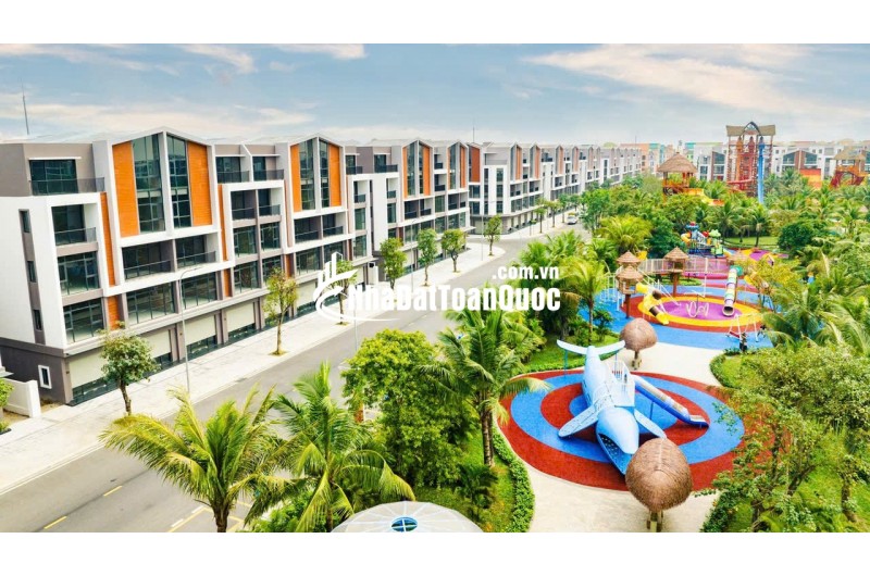 Bán căn liền kề xẻ khe tại phố biển oceanpark 3. Vị trí rất đẹp thuận tiện , nhà thoáng sáng . Gía rẻ hơn tới 30%.Dt 119m2- Nhỉnh 16 tỷ
