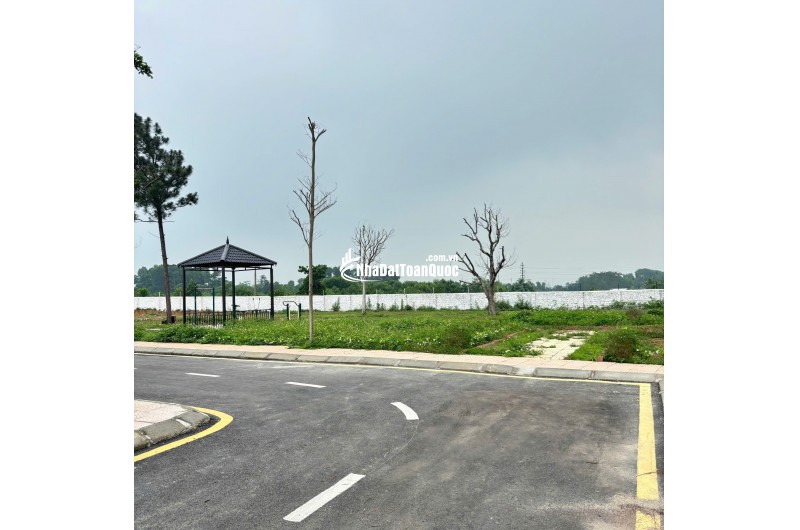 Bán nhanh lô góc hoa hậu tại Hòa Lạc, dt 100m2, full thổ cư, gần QL21, khu CNC, ĐHQG