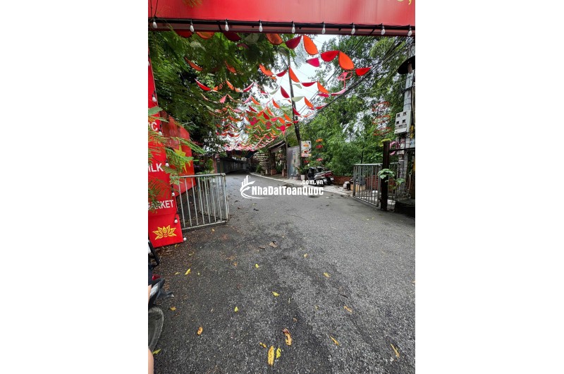 Bán đất nở hậu Làng Lụa Vạn Phúc  Ô tô 7 chỗ vào tận đất ,rất hiếm