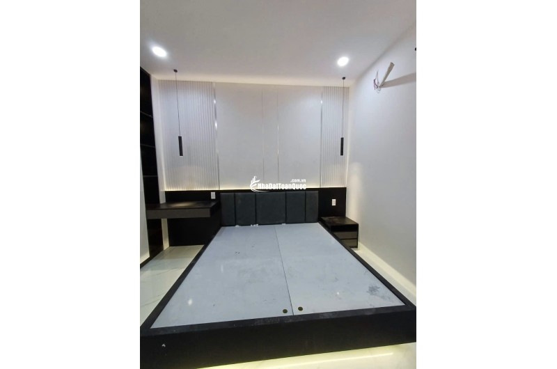 MT Thụt Trần Hưng Đạo Q5, 6.5x17m, T+3L Giá 19.9 tỷ TL, HĐT 55tr/th