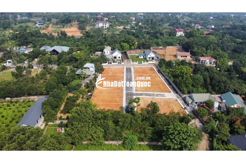 Bán nhanh lô đất vị trí vàng tại Hoà Lạc, dt 110m2, sẵn sổ full thổ cư, ngay QL21, khu CNC Hòa Lạc