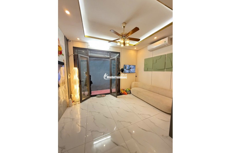 Bán nhà Lĩnh Nam – Hoàng Mai – Hà Nội – 32m2 – Mặt tiền 5m – 5 tầng – 3 ngủ - chào 6,8 tỷ.