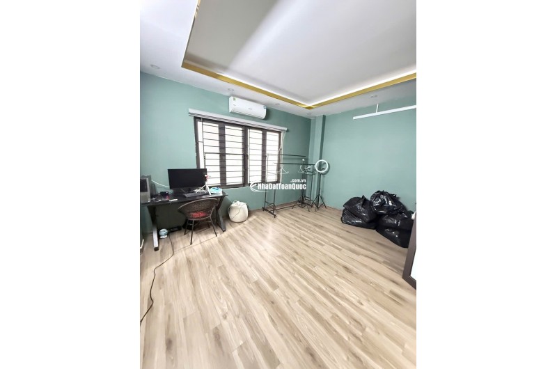 Bán nhà Lĩnh Nam – Hoàng Mai – Hà Nội – 32m2 – Mặt tiền 5m – 5 tầng – 3 ngủ - chào 6,8 tỷ.