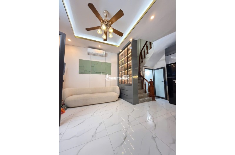 Bán nhà Lĩnh Nam – Hoàng Mai – Hà Nội – 32m2 – Mặt tiền 5m – 5 tầng – 3 ngủ - chào 6,8 tỷ.