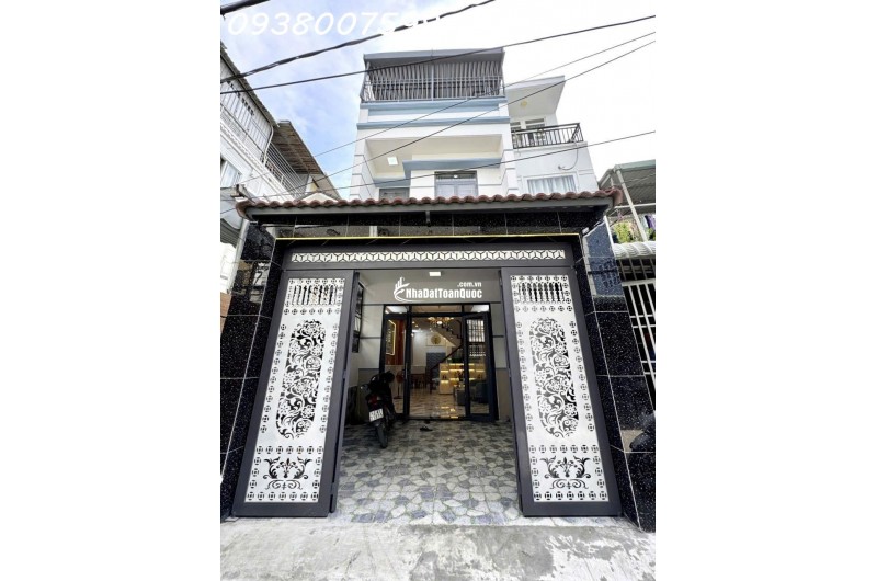 NHÀ BÁN GẤP GIẢM 400 TRIỆU. SÁT VÁCH QUẬN 7  - NHÀ MỚI Ở NGAY (4x15m) VUÔNG VỨC, TẶNG FULL NỘI THẤT - SỔ HỒNG HOÀN CÔNG, CÔNG CHỨNG NGAY - 5.5 TỶ