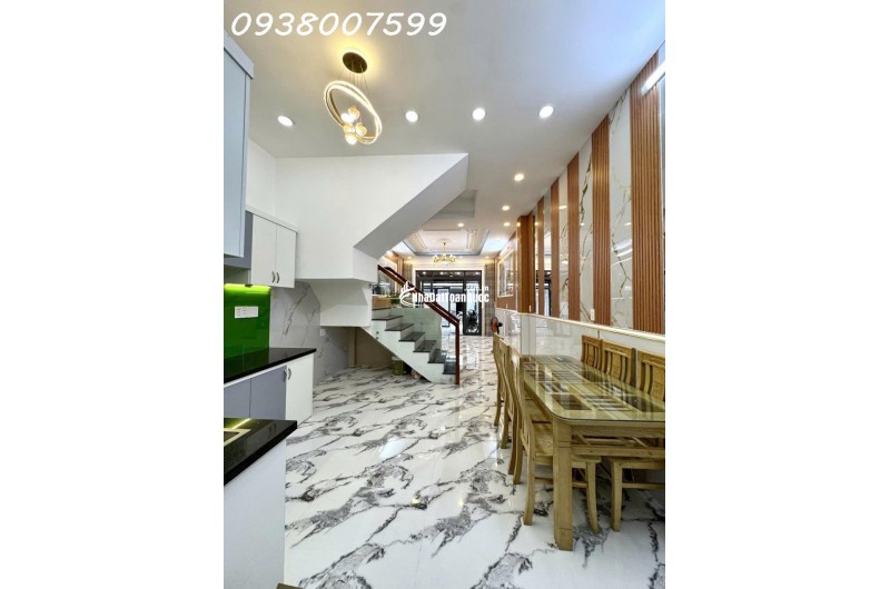 NHÀ BÁN GẤP GIẢM 400 TRIỆU. SÁT VÁCH QUẬN 7  - NHÀ MỚI Ở NGAY (4x15m) VUÔNG VỨC, TẶNG FULL NỘI THẤT - SỔ HỒNG HOÀN CÔNG, CÔNG CHỨNG NGAY - 5.5 TỶ