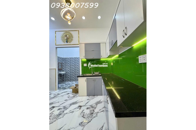 NHÀ BÁN GẤP GIẢM 400 TRIỆU. SÁT VÁCH QUẬN 7  - NHÀ MỚI Ở NGAY (4x15m) VUÔNG VỨC, TẶNG FULL NỘI THẤT - SỔ HỒNG HOÀN CÔNG, CÔNG CHỨNG NGAY - 5.5 TỶ