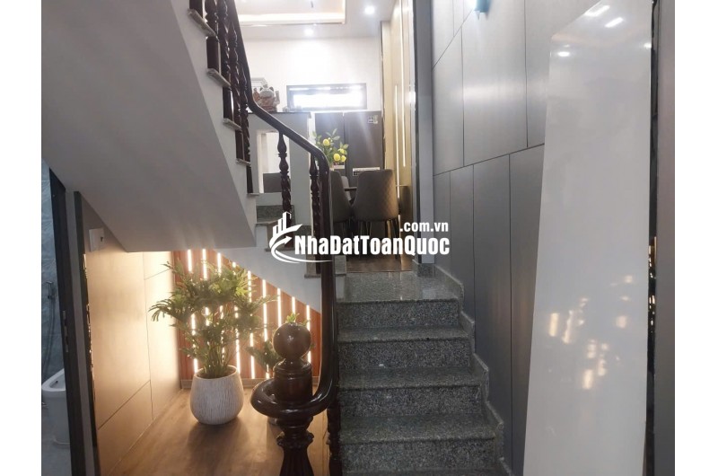 NHÀ MẶT TIỀN HẺM XE HƠI – HẺM 1806 HUỲNH TẤN PHÁT, NHÀ BÈ 
 Giá bán: 5 tỷ 850 triệu (thương lượng chính chủ)