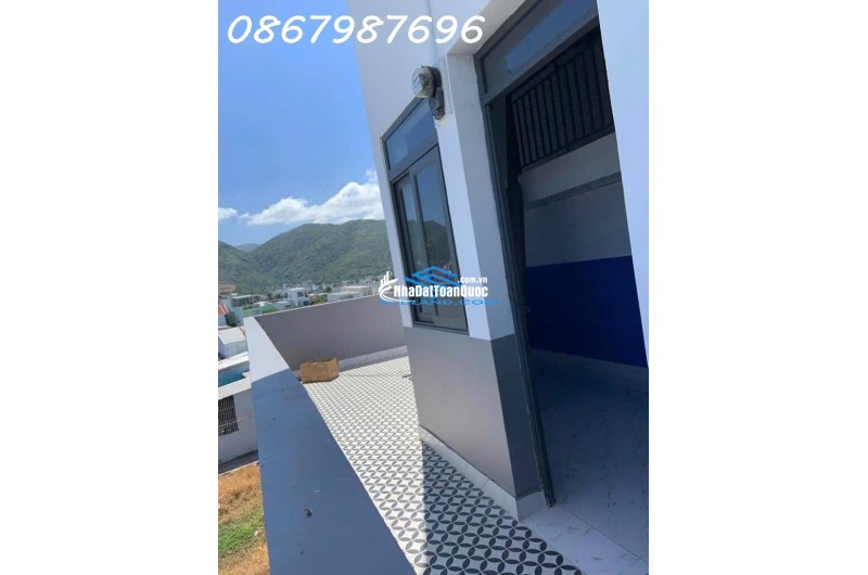 BÁN GẤP! NHÀ PHỐ 4 TẦNG 13 PHÒNG KINH DOANH, ĐANG HỢP ĐỒNG THUÊ DÒNG TIỀN ỔN ĐỊNH – VĨNH TRƯỜNG, NHA TRANG