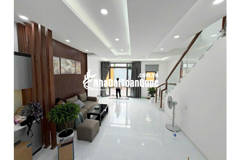 BÁN NHÀ 1/ ĐƯỜNG TÂY THẠNH, CÁCH 1 CĂN RA MT, 2 TẦNG ĐÚC MỚI 42M2 CHỈ 5.X TỶ. LH:0788671728.