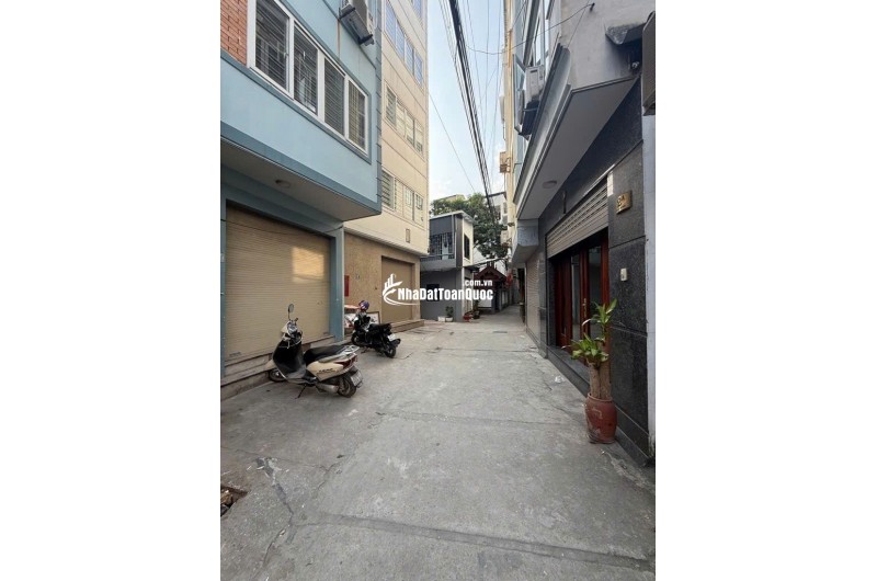 BÁN GẤP NHÀ LĨNH NAM 5T NHÀ Ô TÔ TRÁNH, VÀI BƯỚC RA CHỢ, GẦN TRƯỜNG ĐẠI HỌC GIÁ YÊU THƯƠNG