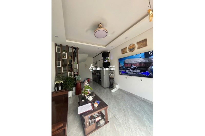 NHÀ ĐẸP THƯỢNG CÁT, Ô TÔ ĐỖ CỬA, CẠNH CHỢ, PHÒNG KHÁM 30 M2 GIÁ 6,2 TỶ.