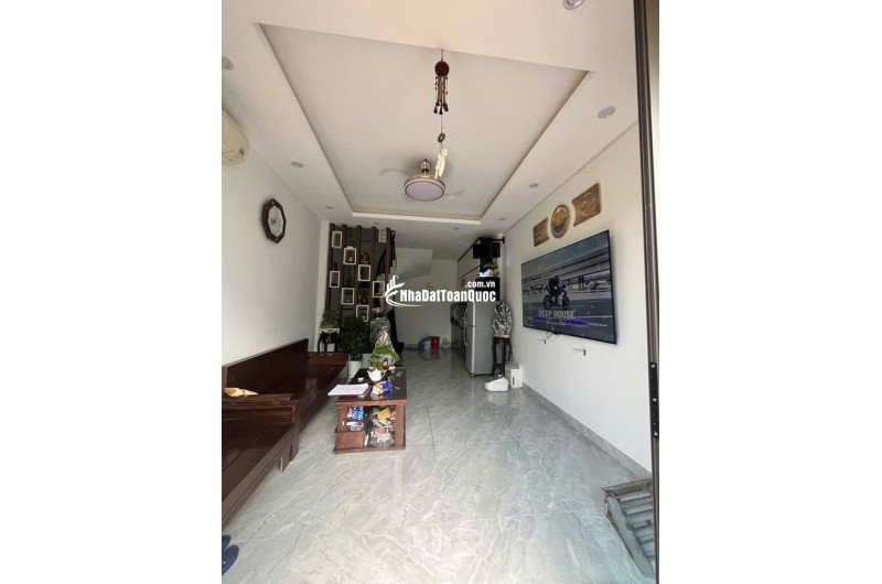 NHÀ ĐẸP THƯỢNG CÁT, Ô TÔ ĐỖ CỬA, CẠNH CHỢ, PHÒNG KHÁM 30 M2 GIÁ 6,2 TỶ.