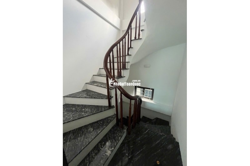 NHÀ ĐẸP THƯỢNG CÁT, Ô TÔ ĐỖ CỬA, CẠNH CHỢ, PHÒNG KHÁM 30 M2 GIÁ 6,2 TỶ.