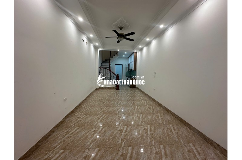 BÁN NHÀ BÁT KHỐI LONG BIÊN DT 54M2 VÀI BƯỚC RA Ô TÔ TRÁNH THOÁNG MÁT Ở SƯỚNG