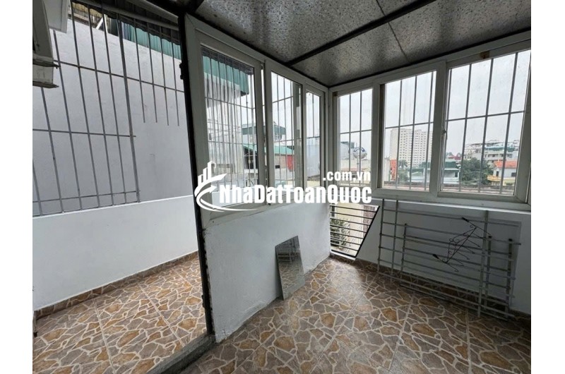 BÁN NHÀ LĨNH NAM Ô TÔ CÁCH 20M GẦN CHỢ, GẦN TRƯỜNG ĐẠI HỌC 32M GIÁ YÊU THƯƠNG