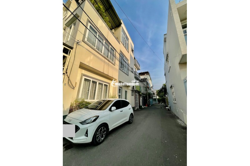 4 tầng - 70m²  Không gian riêng cho cả gia đình gần Lã Xuân Oai  Tầm giá 5 tỷ.