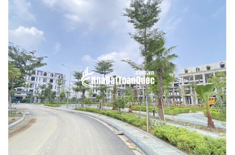  CẦN BÁN GẤP BIỆT THỰ TRUNG TÂM THƯỜNG TÍN – VIEW HỒ, MẶT ĐƯỜNG LỚN 