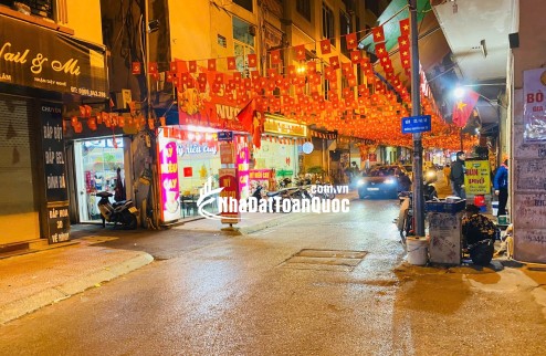 BÁN NHÀ TẠI PHỐ NGỌC LÂM - PHỐ VIP - MẶT NGÕ Ô TÔ TRÁNH - KINH DOANH ĐỈNH - VỈA HÈ RỘNG 2 BÊN - XUNG QUANH TIỆN ÍCH BẠT NGÀN